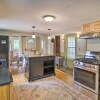 Отель Modern Home ~ 2 Mi to Cranmore Mountain Resort!, фото 11