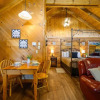 Отель Cozy Studio Log Cabin in the heart of Pigeon Forge. Hot Tub. Honeymoon! Sleeps 2, фото 3