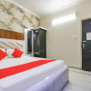 Отель OYO 79796 Hotel Royal Inn, фото 1