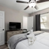 Отель Lavish Hidden Gem Pet Friendly, фото 7