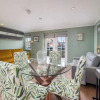 Отель Designer 1 Bed Flat Barons Court Sleeps 4, Balcony, фото 9