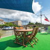 Отель Comfortable House Boat in Homps with Roof Terrace, фото 12