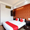 Отель Majestic Deluxe Lodging by OYO Rooms, фото 5