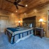 Отель Mountain View Lodge 8 Bedroom Home with Hot Tub, фото 35