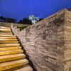 Отель The Terraces Boutique Apartments в Порт-Виле