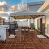 Отель LA MERCED Penthouse 2BR 1BT Private Terrace, фото 23