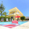 Отель Casa Santa Isabel wonderful 6 bedroom villa sleeps 12 located just outside the traditional seaside, фото 18