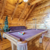 Отель Cozy Bear 2 Bedroom Cabin, фото 14