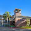 Отель La Quinta Inn & Suites by Wyndham Orange County Airport в Санта-Ана