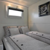 Отель Cosy floating boatlodge, 