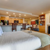 Отель Renovated Studio- Kids Ski Free & On Shuttle Route! Studio Bedroom Condo by RedAwning, фото 4