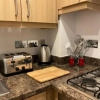 Отель Modern 2 Bed Apt in Egham High Street, with private parking and Wifi, фото 10