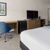 Отель La Quinta Inn & Suites by Wyndham Locust Grove, фото 7