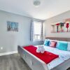 Отель Bright 1BR apt w King bed -close to DT Hamilton, фото 5