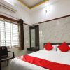 Отель Guru Comforts By OYO Rooms, фото 7