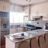 Отель Newly Renovated 2 bed Apartment - Kingston Estate, фото 7