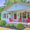Отель Cottage w/ Deck & Fire Pits ~ 9 Mi to Lake Lure!, фото 1