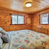 Отель Fully Remodeled Munds Park Cabin: Deck & Fireplace, фото 3