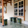 Отель SPOT ON 2875 Madani Family Residence, фото 1