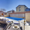 Отель Modern Holiday Home With Swimming Pool, Terrace With Bbq, Near the Center of Pula, фото 1