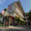 Отель OYO 820 Abad Baru Hotel, фото 1