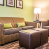 Отель Comfort Inn & Suites Kansas City - Northeast, фото 17