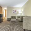 Отель Quality Inn & Suites Downtown, фото 44