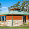 Отель Snug Beach Cabin And Caravan Park, фото 21
