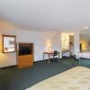 Отель Quality Inn & Suites в Белмонте