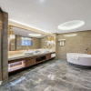 Отель Howard Johnson By Wyndham Lake Serenity Hotel Neijiang, фото 21