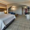 Отель Holiday Inn Express Hotel & Suites Columbus-Fort Benning, an IHG Hotel, фото 3