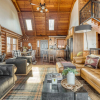Отель Pine Needle by Avantstay Log Cabin w/ Gorgeous Views, Hot Tub, Patio & Pool Table!, фото 2