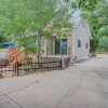 Отель 3BR Hot-tub & Dog-friendly Old Colorado City!!, фото 19