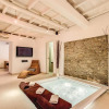 Отель YH Jacuzzi Suite, фото 2