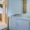 Отель South Venice Pool Home With Fence, Dog Friendly, фото 6
