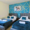 Отель Tudors eSuites Two Bedroom & Balcony, фото 4