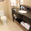 Отель Hampton Inn & Suites Mount Pleasant, фото 26