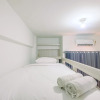 Отель Comfortable and Cozy Living Studio Room at Dave Apartment, фото 15