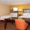 Отель Hampton Inn Suites Jacksonville Airport, фото 7