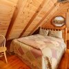 Отель Smoky Cascades - One Bedroom Cabin, фото 15