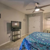 Отель Convenient Galveston Apartment: 1/2 Mi to Beach, фото 6