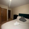 Отель Remarkable 1-bed Apartment in Romford, фото 7