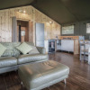 Отель Worms Head Glamping Tent - Llangennith, фото 4