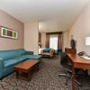 Отель Comfort Inn & Suites, фото 3