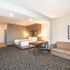 Отель La Quinta Inn & Suites by Wyndham San Marcos Outlet Mall, фото 3