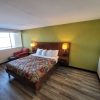 Отель Rodeway Inn & Suites, фото 6