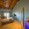 Отель Coco de Mer Hotel and Black Parrot Suites, фото 5