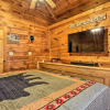 Отель Pigeon Forge Cabin w/ Hot Tub & Mountain Views!, фото 4