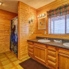 Отель Black Bear Lookout - Two Bedroom Cabin, фото 2