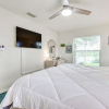 Отель Lakefront Venice Home: 4 Mi to Manasota Key Beach!, фото 18